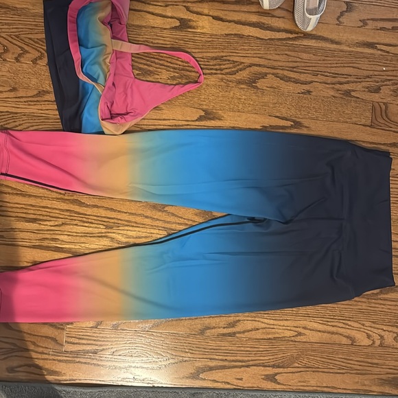 Beach riot- Piper Legging Ocean Sunset + Katya Top Ocean Sunset - Picture 8 of 8